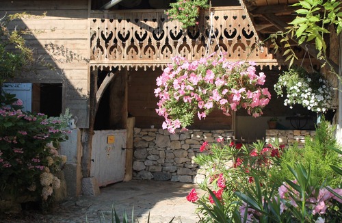 Saint-Martin-de-Bavel Cottage | Charming stone cottage with sauna, pool, near the Grand Colombier and lakes