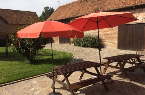 La Ferte-Saint-Aubin Cottage | Charming gîte on a farm surrounded by nature. Shared pool in summer