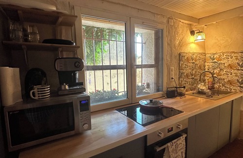 Cucuron House | Charming Renovated House in Cucuron, sunny and quiet patio, large living space
