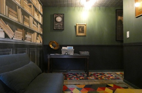 Janville Bed & Breakfast | Charming Retro-Chic Room in Peaceful Beauce Retreat