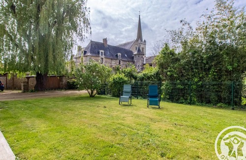 Saint-Georges-sur-Layon Cottage | Charming retreat in Saint-Georges near Doué-en-Anjou