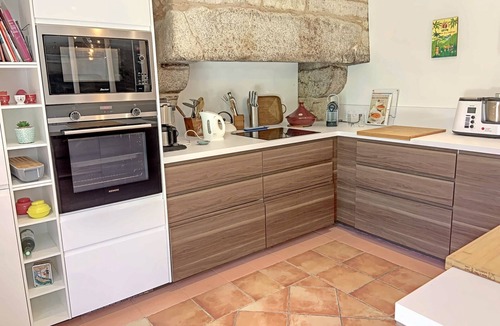Ploemeur House | Charming Rustic House in Tranquil Ploemeur, Near Beaches - 7 Sleeps, WiFi, Terrace