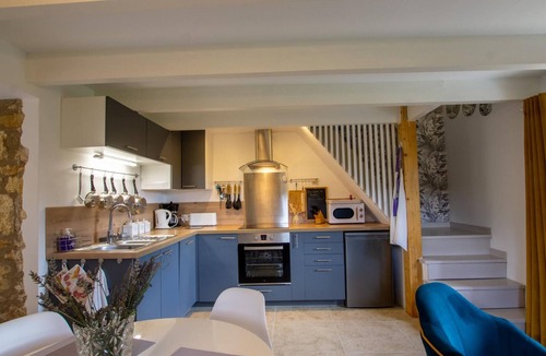 La Fagette Cottage | Charming Stone Cottage with Jacuzzi & Bikes in Vézère Valley