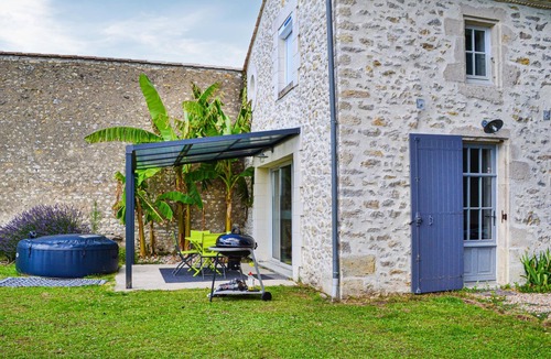 Eyrans House | Charming stone house with large natural plot.