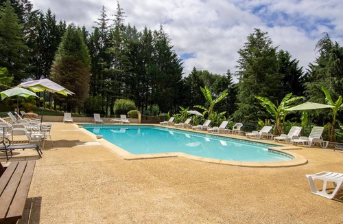 Mazeyrolles Cottage | Charming Village Home with Shared Pool and Scenic Views in Prats-du-Périgord