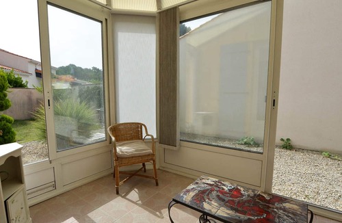 Les Mathes Villa | Charming Villa with Garden, Near Beach and Shops, Sleeps 6