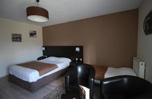 Chasseneuil-du-Poitou Hotel | Chateau du Clos de la Ribaudiere - Teritoria
