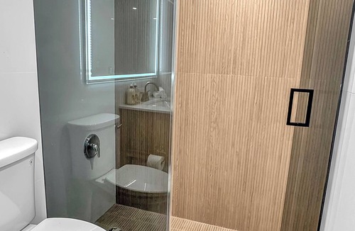 Sunny Isles Beach Hotel | Chic apartment in brilliant Sunny Isles Beach with AC, fitness room