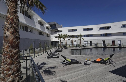 Saint-Jean-de-Vedas Apartment | City Access Stay Near Montpellier