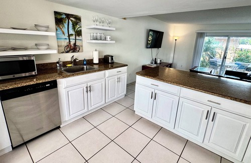 River Oaks House | Close to Cruise Port, Airport, Downtown, and Beaches