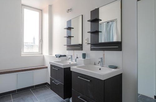 Cholet Apartment | Coeur de ville #B1 - Chambre privée dans logement partagée - Proche commerces et transports