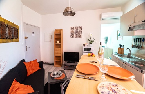 Saint-Paul-Trois-Chateaux Apartment | Comfortable apartment in an ideal location