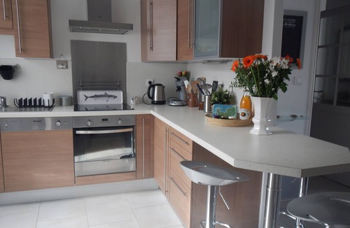 Port-en-Bessin-Huppain House | Comfortable house overlooking the port and close to shops.