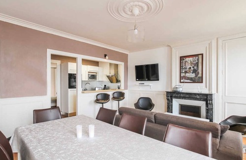 Granville Apartment | Comfortable apartment with terrace and annex, linens included, WiFi in Granville
