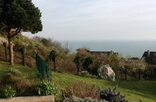 Barneville-Carteret House | Comfortable accommodation combining calm sea view.