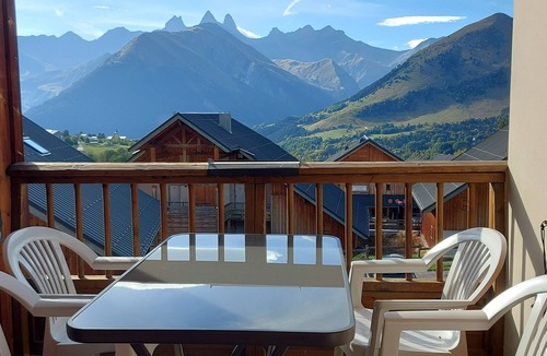 Saint-Jean-d'Arves Ski Chalet | Comfortable 6-person apartment Saint Jean d'Arves les Sybelles 3* rated