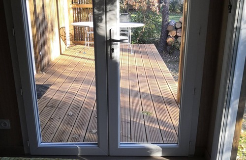 Chateauneuf-de-Gadagne Cottage | Confortable Cottage Dans les Bois