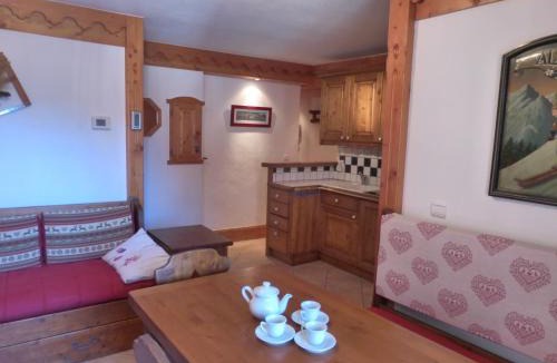 Meribel Village Apartment | Confortable 3 pièces 4 pers. face aux pistes avec accès piscine à Méribel Village - FR-1-411-618