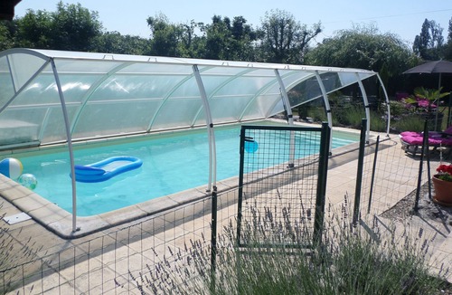 Cahuzac Villa | Cosy 3 bedrooms home . Private pool. Private garden. free WiFi. Shops near by
