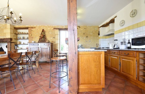 Coux-et-Bigaroque-Mouzens House | Cosy holiday home with swimming pool