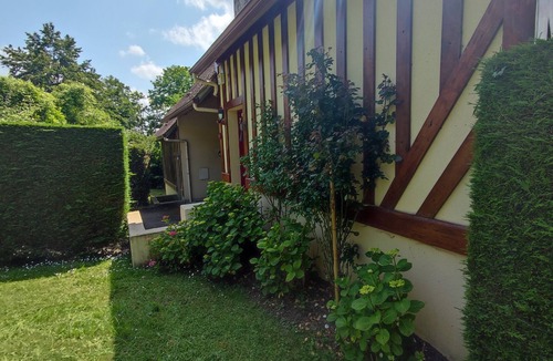 Houlgate House | Cottage 4 to 6 people between sea 5min and countryside