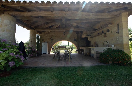 Genissac Cottage | Cottage between Bordeaux and St Emilion with Magnificent Park, surrounded by Vines