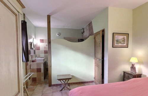 Silhac House | Cottage 'Gite Environnement Sauvage Avec Vue' with Mountain View, Private Terrace and Wi-Fi