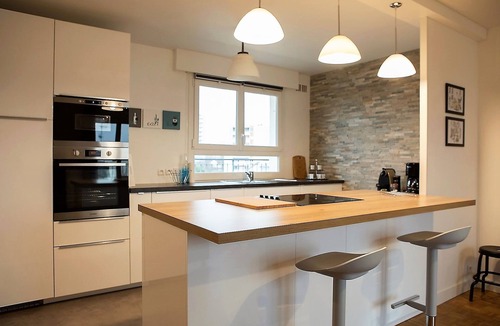 Faubourg Sud Apartment | Cottage Good Friends DIJON downtown. 70 m², 6 people Large south terrace, parking.