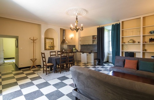 Chalais Cottage | Cottage in Chaleix near Forest & Lake