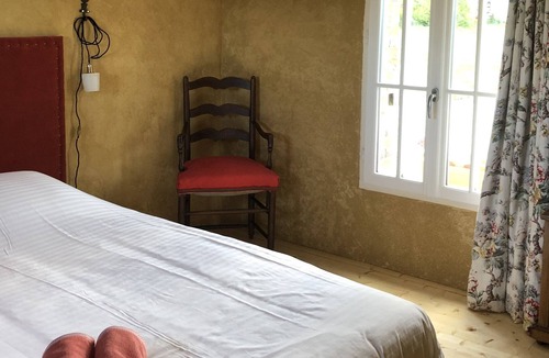 Les Baux-de-Breteuil House | cottage of Ste Suzanne