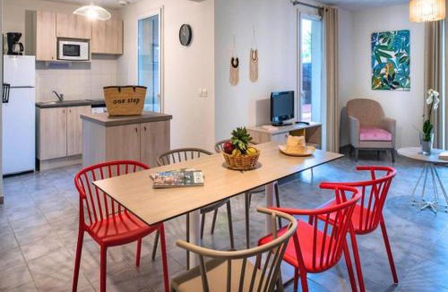 Fabregues House | Cottage with On-Site Fitness Room