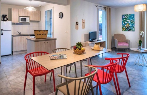 Fabregues House | Cottage with On-Site Fitness Room