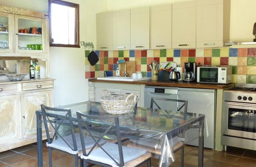 Eygalieres House | Cottage with Private Pool, Hot Tub and Peaceful Garden