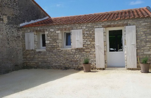Saint-Georges-d'Oleron House | Country stone house 10 minutes by bike from the great beaches of Oléron