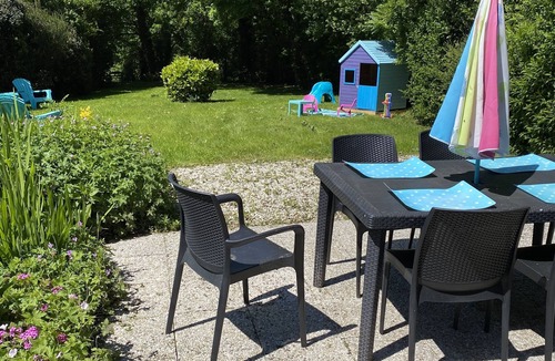 Plouguenast Cottage | Country house in the heart of Brittany, calm, restful, large private garden.