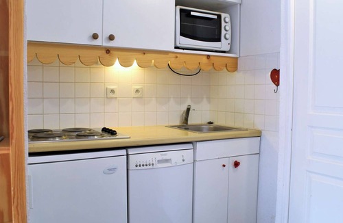 Risoul Apartment | Cozy 2-Room Apartment with Ski-In Access, Sleeps 6, Pet-Friendly – Risoul 1850