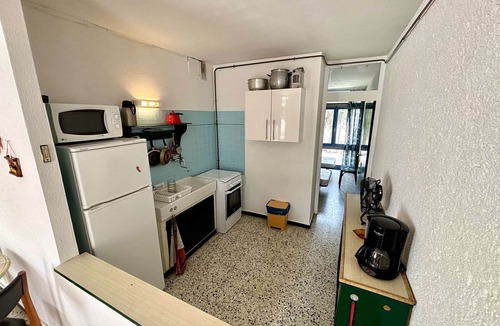 Port-la-Nouvelle House | Cozy 3-Room House, 6 Sleeps, Near Beach & Shops, 2 Terraces, Pet Friendly