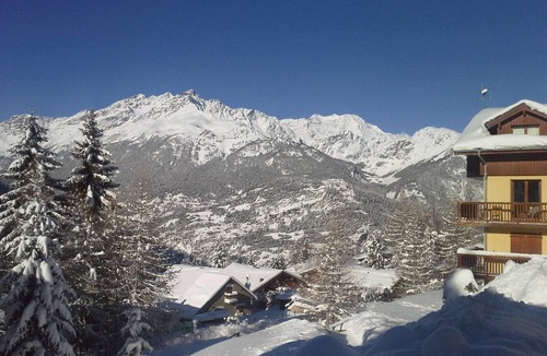 Valfrejus Apartment | Cozy 3 rooms for 6, southwest balcony, 50m from slopes