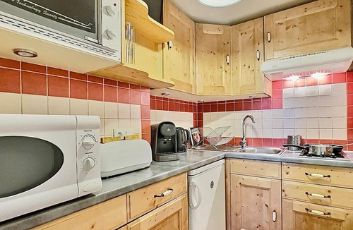 Tignes le Lac Apartment | Cozy 4-Person Apt in Tignes Le Lac - Ski-In/Ski-Out, Close to Amenities