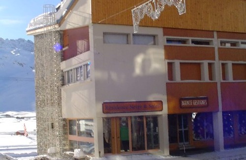 Tignes le Lac Apartment | Cozy 4-Person Apt in Tignes Le Lac - Ski-In/Ski-Out, Close to Amenities