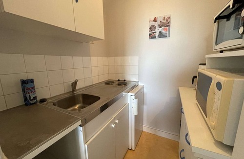 Saint-Hilaire-de-Riez Apartment | Cozy apartment near beach with balcony and sea view