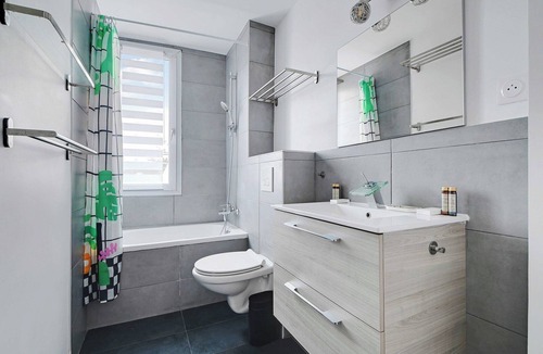 Suresnes Apartment | Cozy Apartment 2Bdr/4P - in the Heart of Suresnes