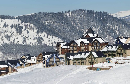 Peyragudes Apartment | Cozy Apartment for 6 with Balcony, Near Slopes and Free Pool Access in Peyragudes