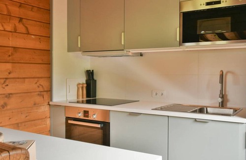 Le Chinaillon Ski Chalet | Cozy chalet, 4 bedrooms, 8 ppl, near shops, terrace, parking, WiFi