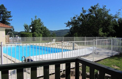 Les Noes Cottage | Cozy Chalet with Terrace in Heart of Les Noës – Ideal for Outdoor Activities