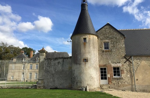 Loury Cottage | Cozy Countryside Gite with Private Garden Near Loire Castles