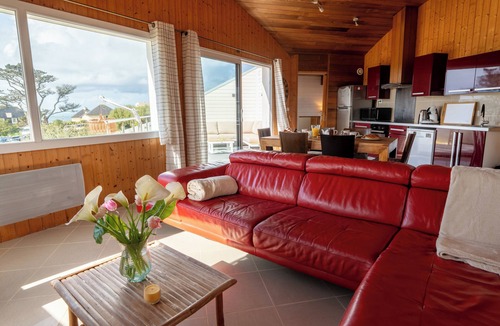 Le Conquet House | Cozy duplex with sea view living room and pool located in Le Conquet