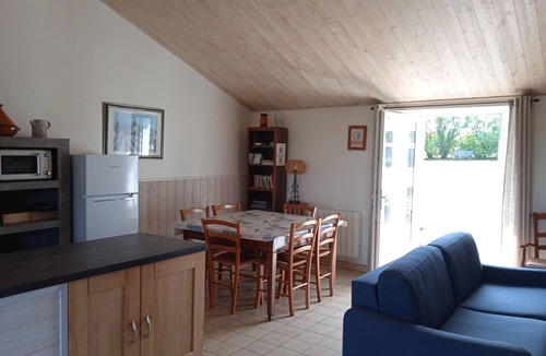 Vaire Cottage | Cozy Farmhouse with Private Pond, Terrace, and Ultralight Airstrip Nearby