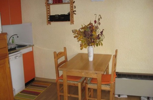 Les Claux Apartment | Cozy Mountain Studio, 4 Sleeps, Near Slopes & Shops, Balcony, Quiet Area