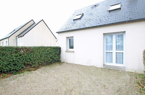 Siouville-Hague Cottage | Cozy Seaside Cottage: 3-Bedrooms, Near Beach, Surf Spot, Pet-Friendly, Internet, Parking